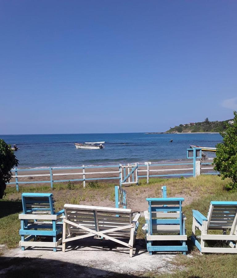 Waikiki Guest House Трежър Бийч Екстериор снимка