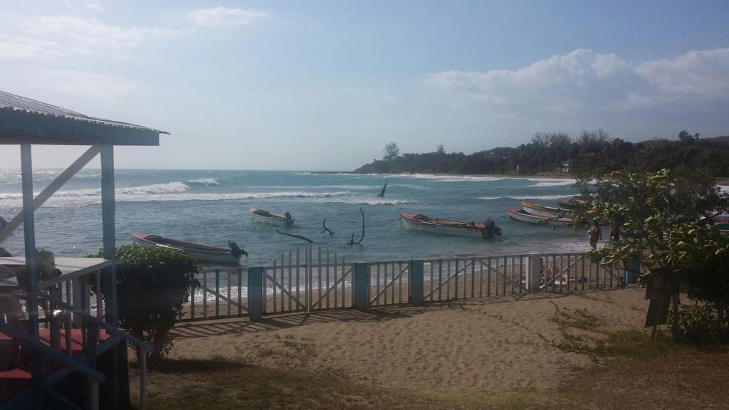 Waikiki Guest House Трежър Бийч Екстериор снимка