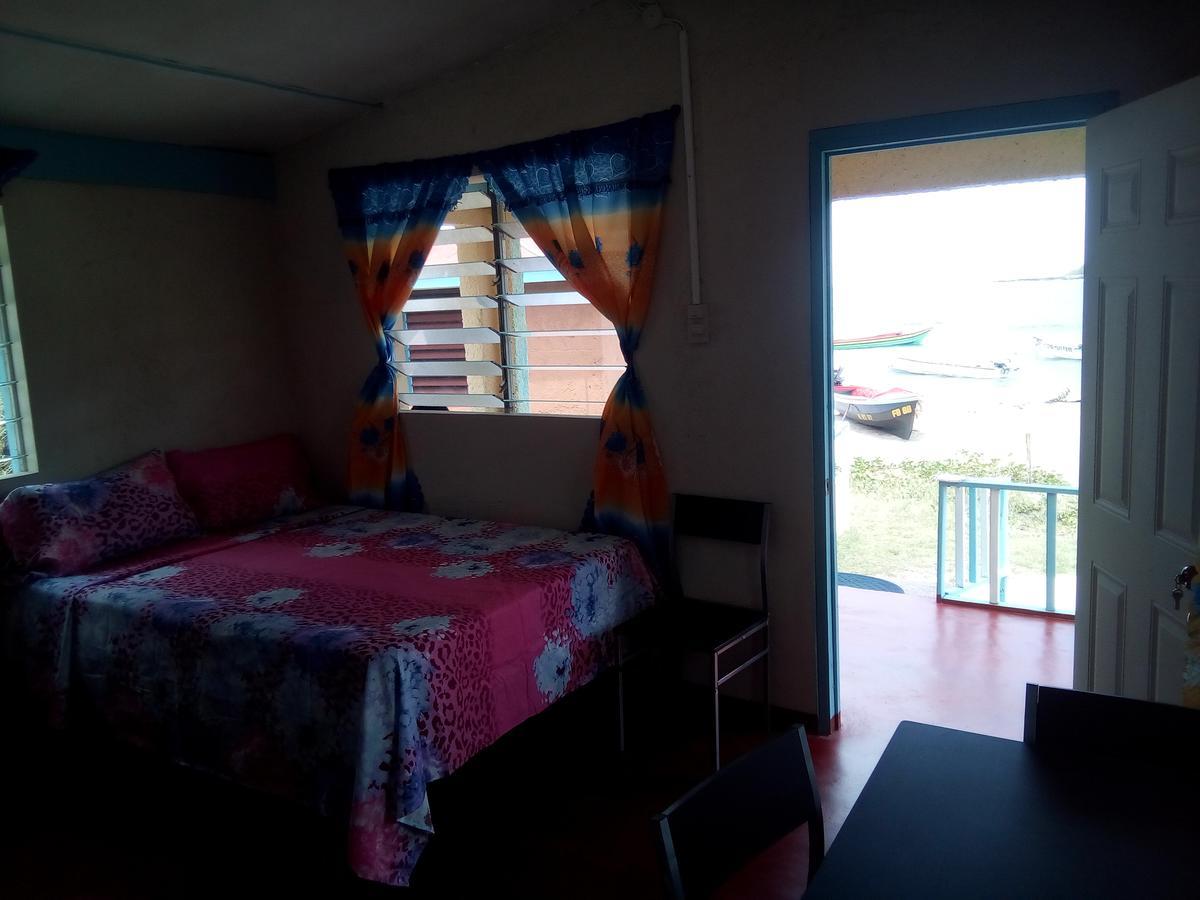 Waikiki Guest House Трежър Бийч Екстериор снимка